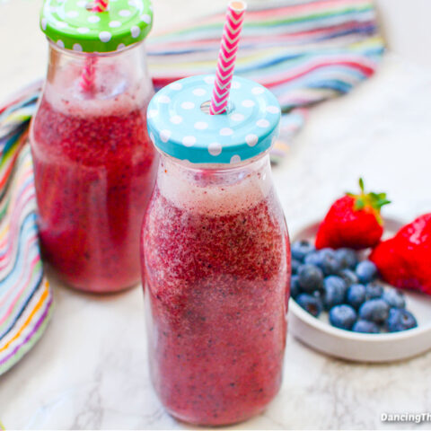 Easy Berry Green Smoothie-image