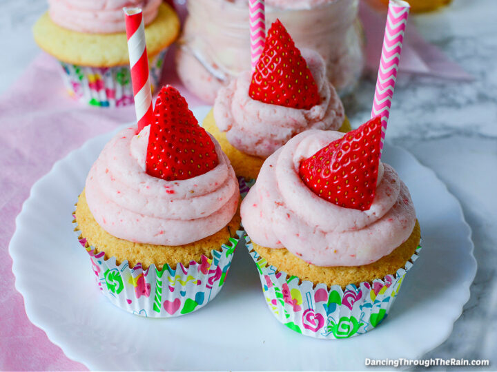 Fresh Strawberry Lemonade Cupcakes (From Scratch!) Dancing Through